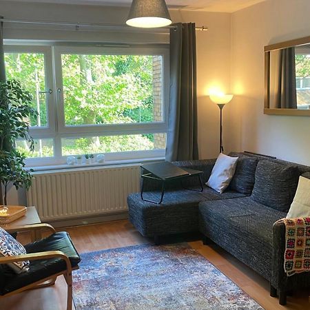 Cosy Flat For 4, Family Friendly, Private Parking, Close To Central Londen Buitenkant foto